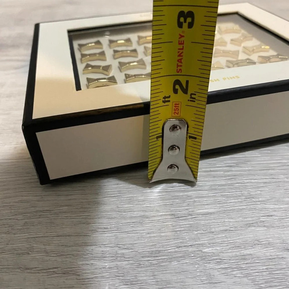 Kate Spade 24 Gold Tone Bow Push Pins 1/2in - Picture 6 of 10